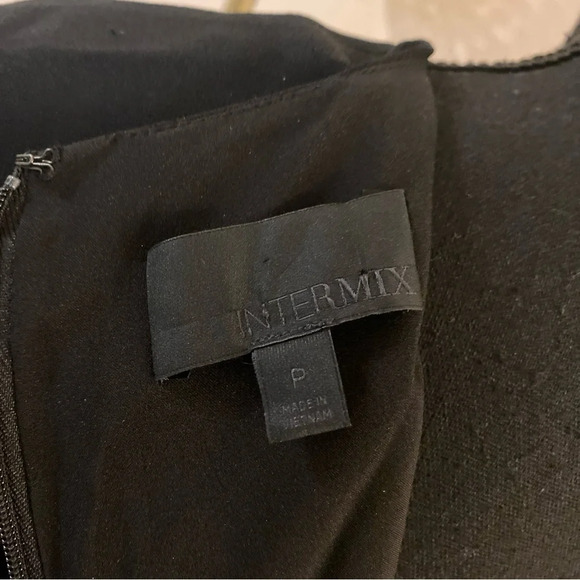 Intermix blouse size 0 - Picture 5 of 5